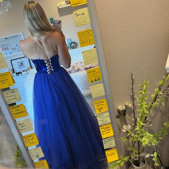 DAVID’S BRIDAL Jules and Cleo Mosaic Beaded Prom Dress | Color: Blue | Size 2 - Picture 4 of 10